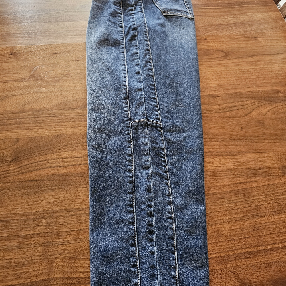 Democracy Denim Straight Leg Jeans